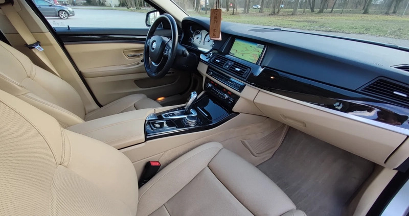 BMW Seria 5 cena 94000 przebieg: 114307, rok produkcji 2015 z Słupsk małe 254